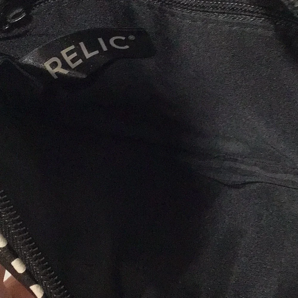 NEW RELIC by Fossil Evie Wristlet Crossbody Clutch Black and White Polka Dots - Picture 8 of 10